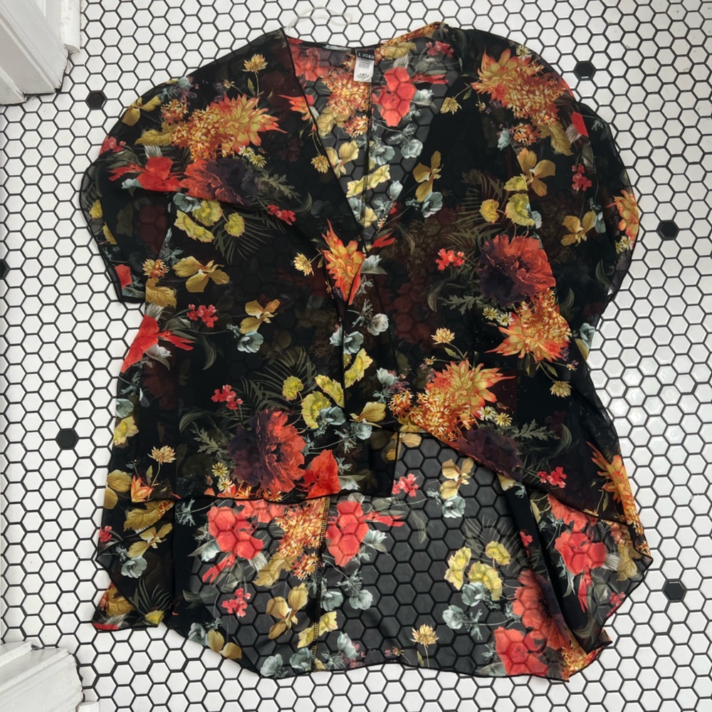I love joah open front floral lightweight short sleeve cardigan size large